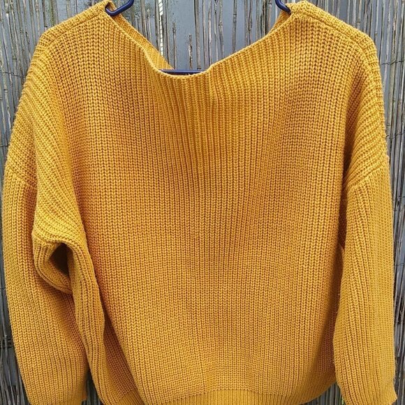 Mustard Yellow Sweater - No Size or Brand Tag - EUC - See Measurements - Picture 2 of 9